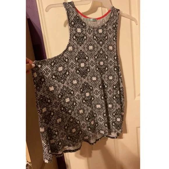 Patterned Tank Top - Picture 1 of 4